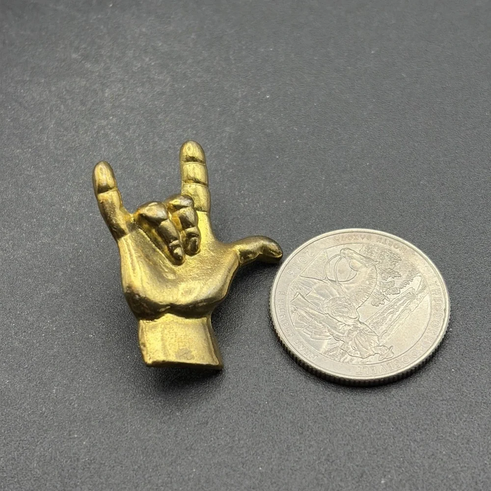 Vintage ASL Sign Language I Love You Hand Gold Tone‎ Lapel Hat Pin